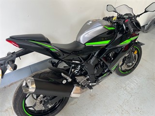 Used Kawasaki Ninja 125 from GL Cars