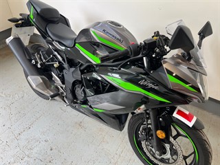 Used Kawasaki Ninja 125 from GL Cars