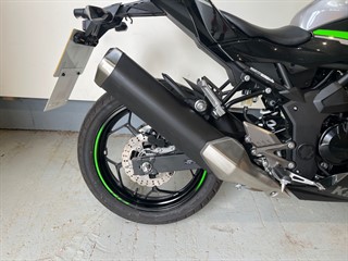 Used Kawasaki Ninja 125 from GL Cars