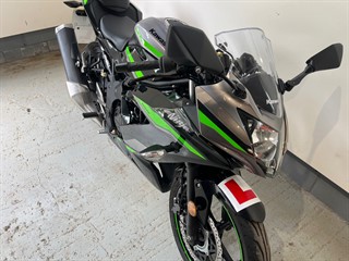Used Kawasaki Ninja 125 from GL Cars