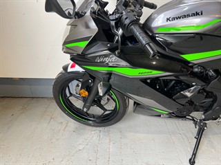 Used Kawasaki Ninja 125 from GL Cars
