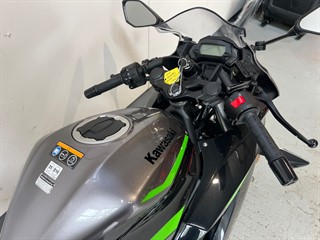 Used Kawasaki Ninja 125 from GL Cars