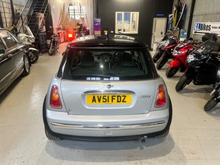 Used MINI Cooper from GL Cars