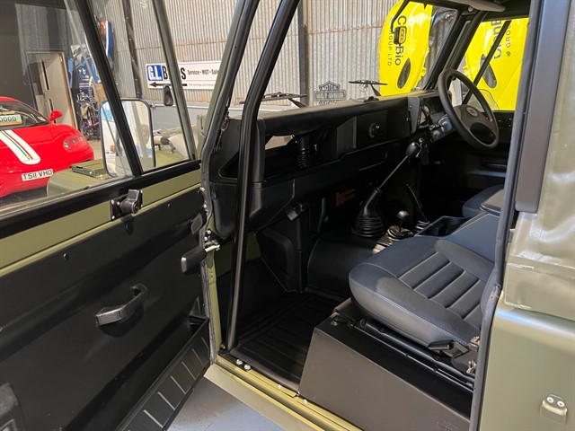 Used Land Rover Defender 90