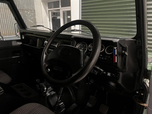 Used Land Rover Defender 90
