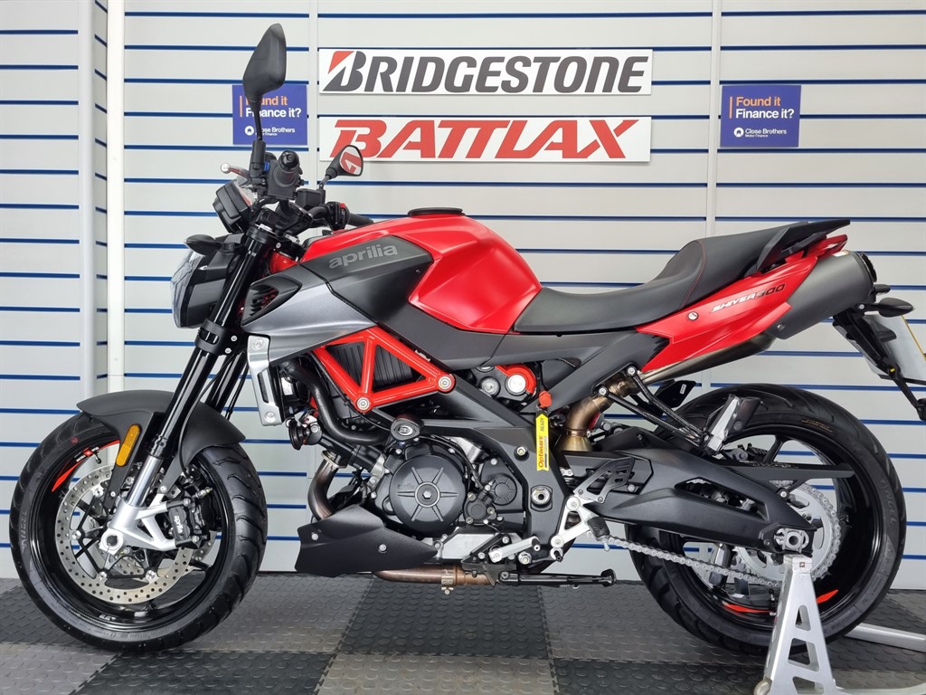 Aprilia 900 deals shiver 2019