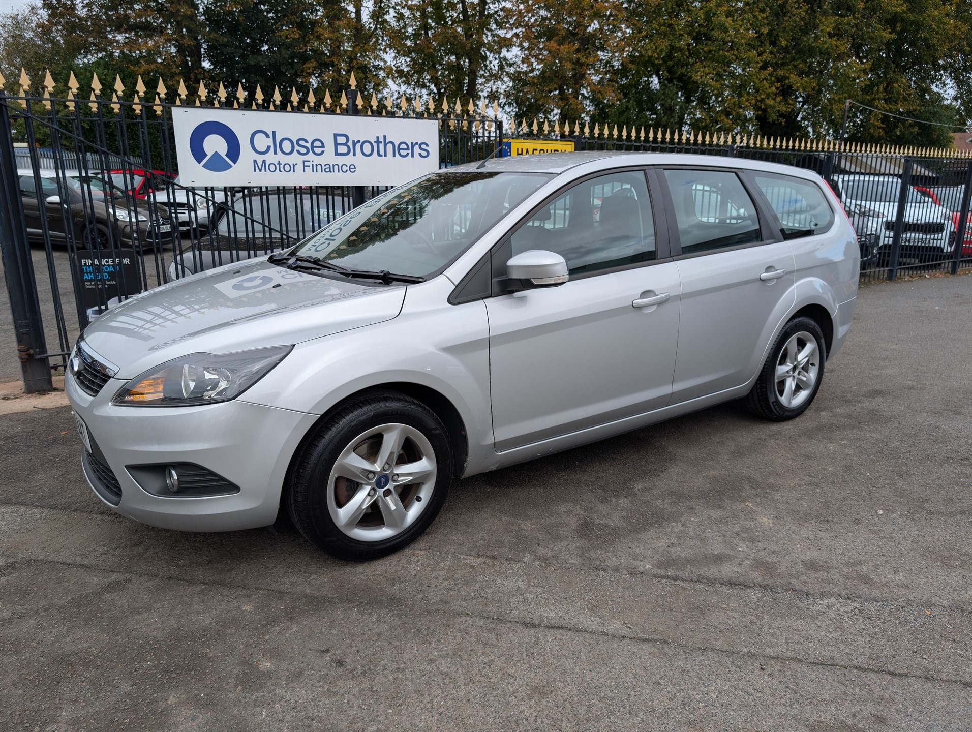2010 Ford Focus thumbnail 9