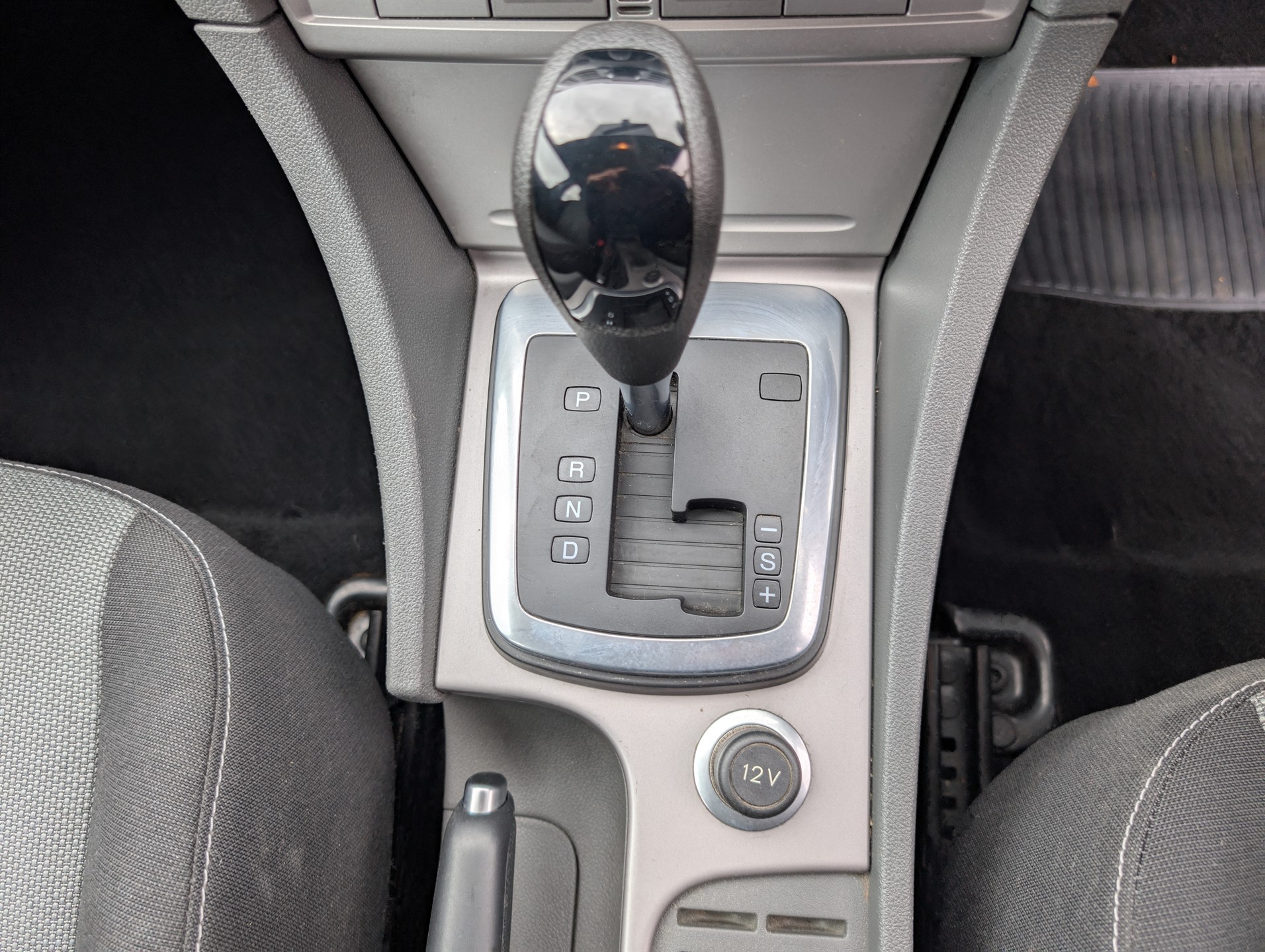 2010 Ford Focus thumbnail 2