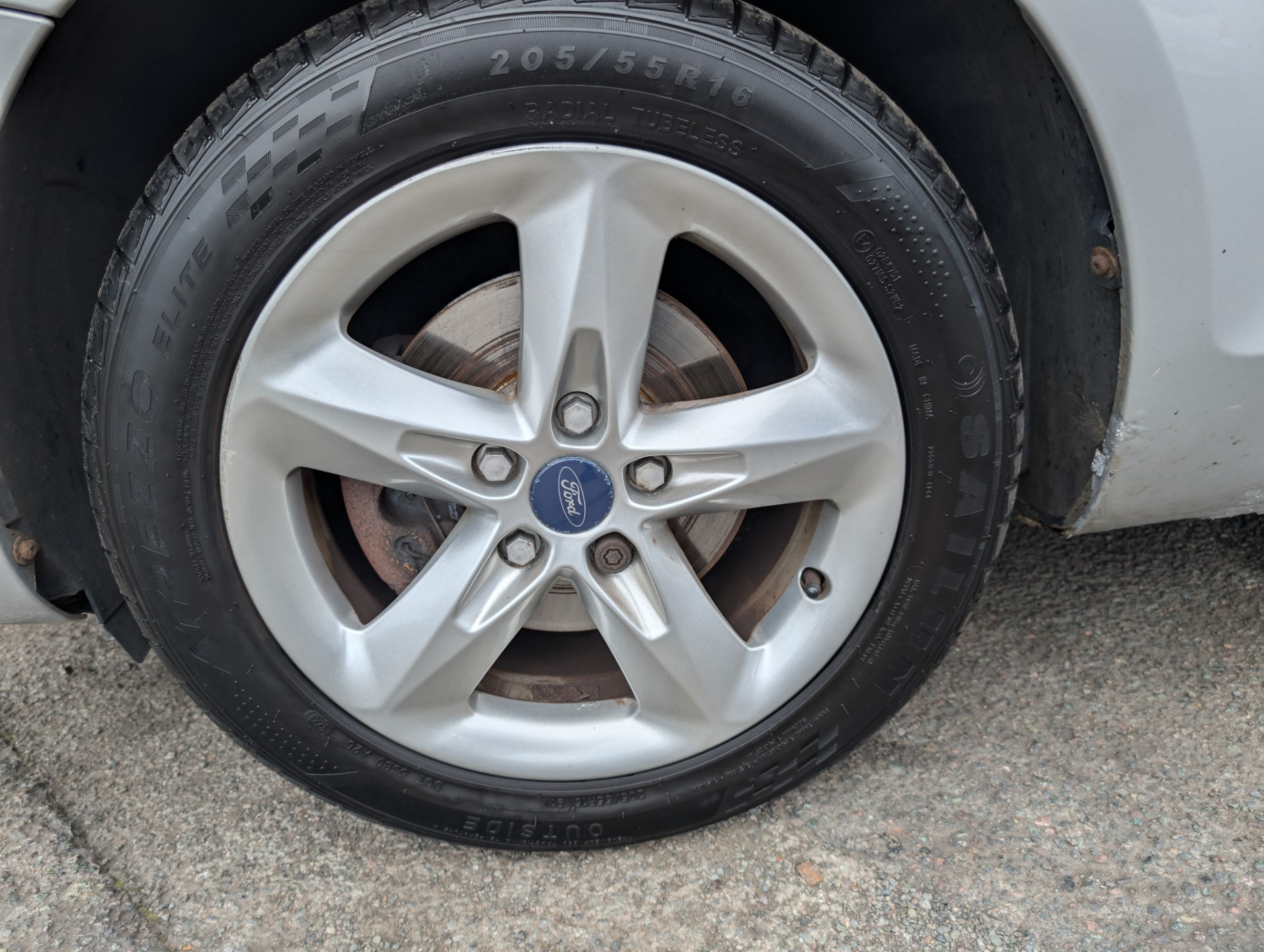 2010 Ford Focus thumbnail 12
