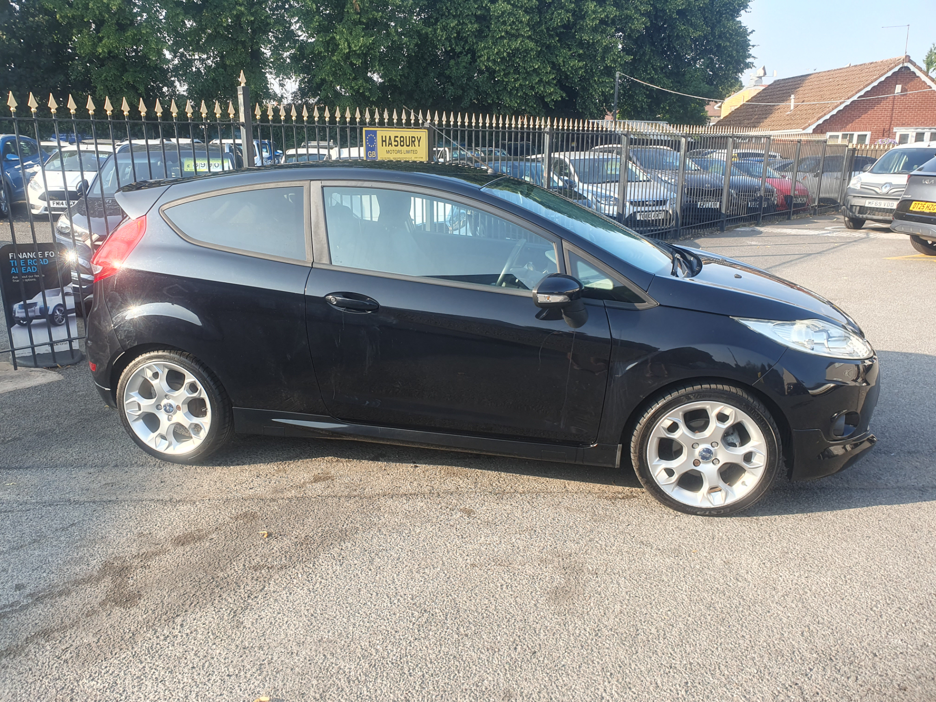 2010 Ford Fiesta thumbnail 5