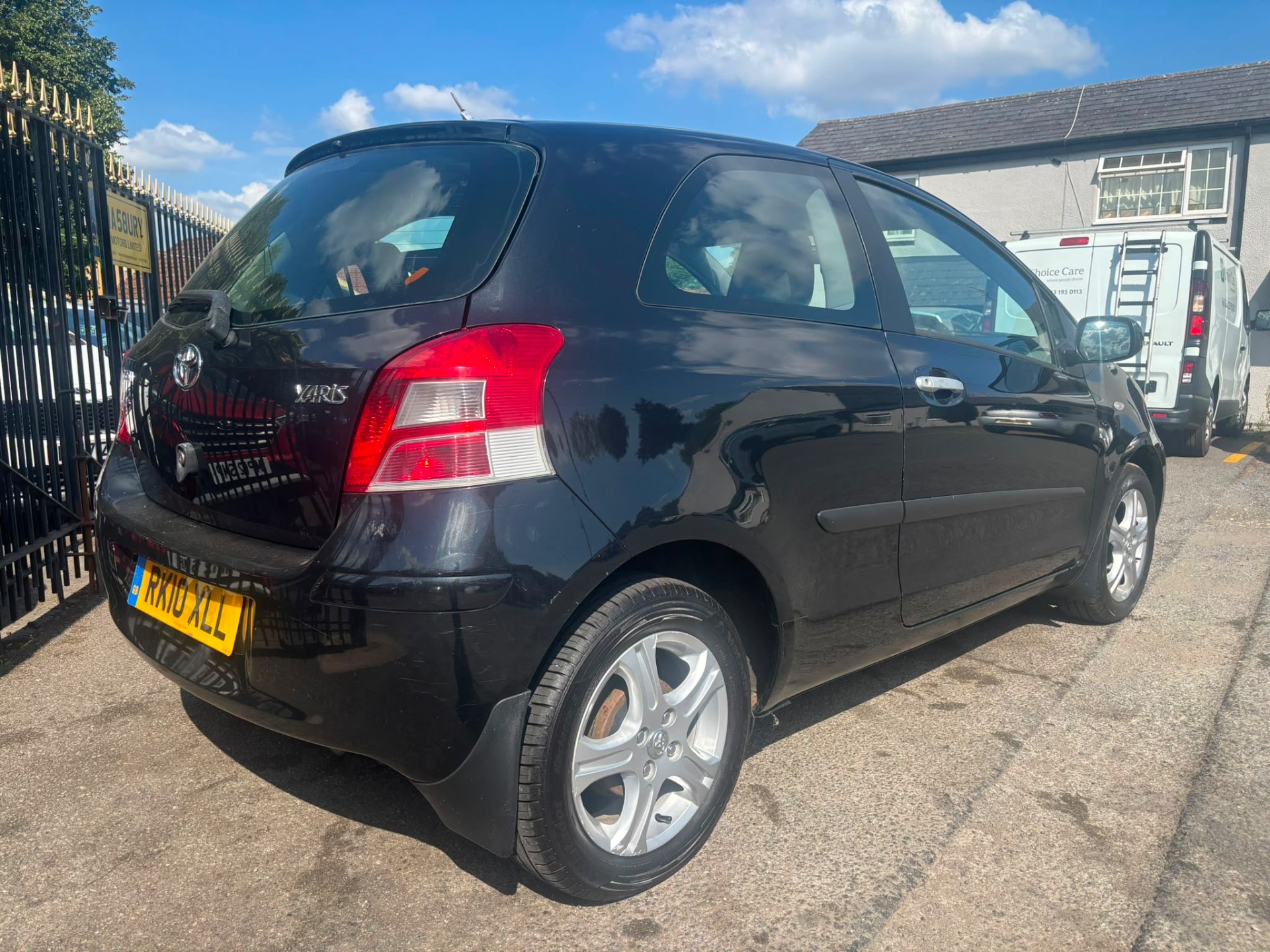 2010 Toyota Yaris thumbnail 6