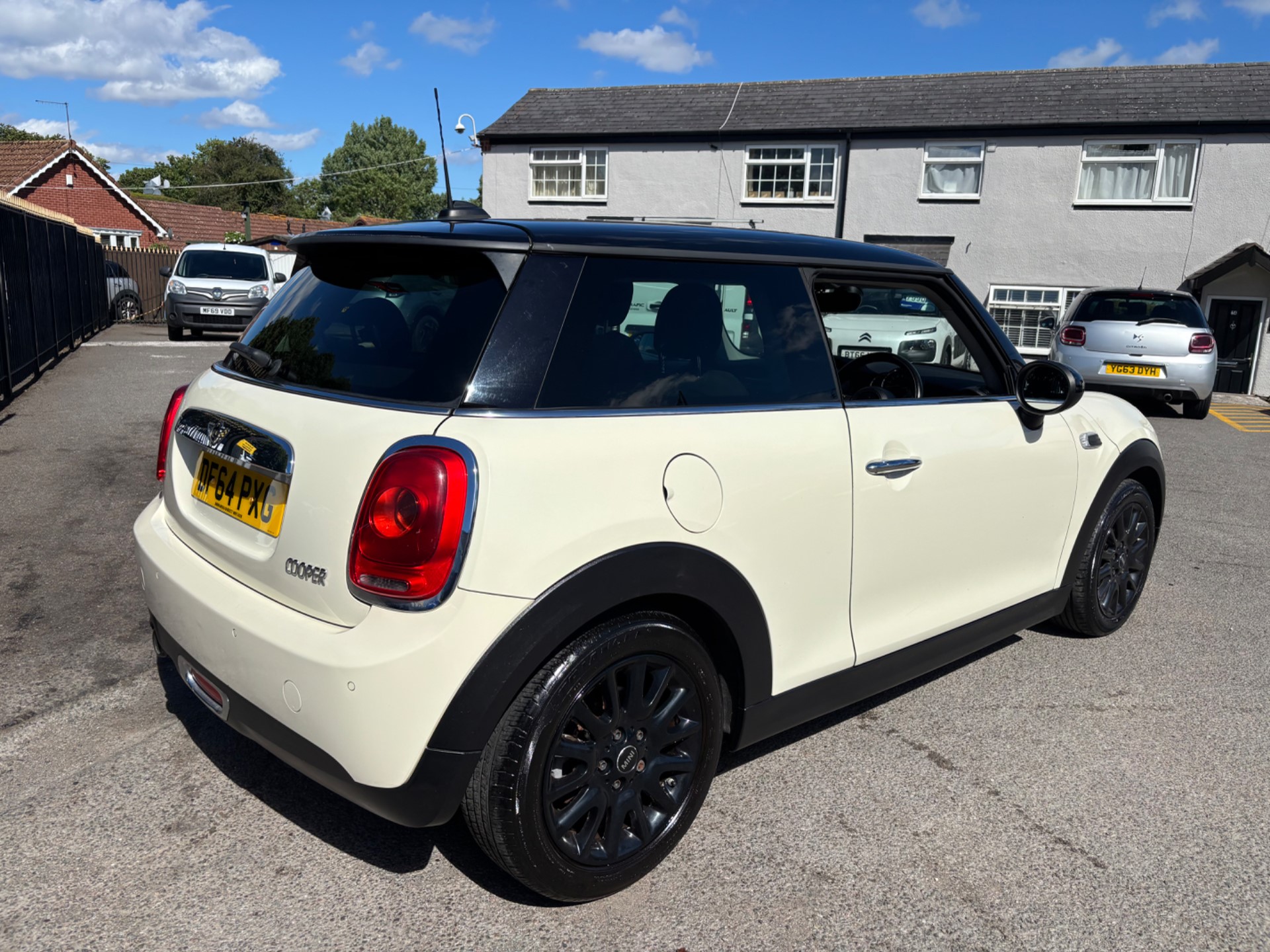 2014 Mini Cooper thumbnail 13