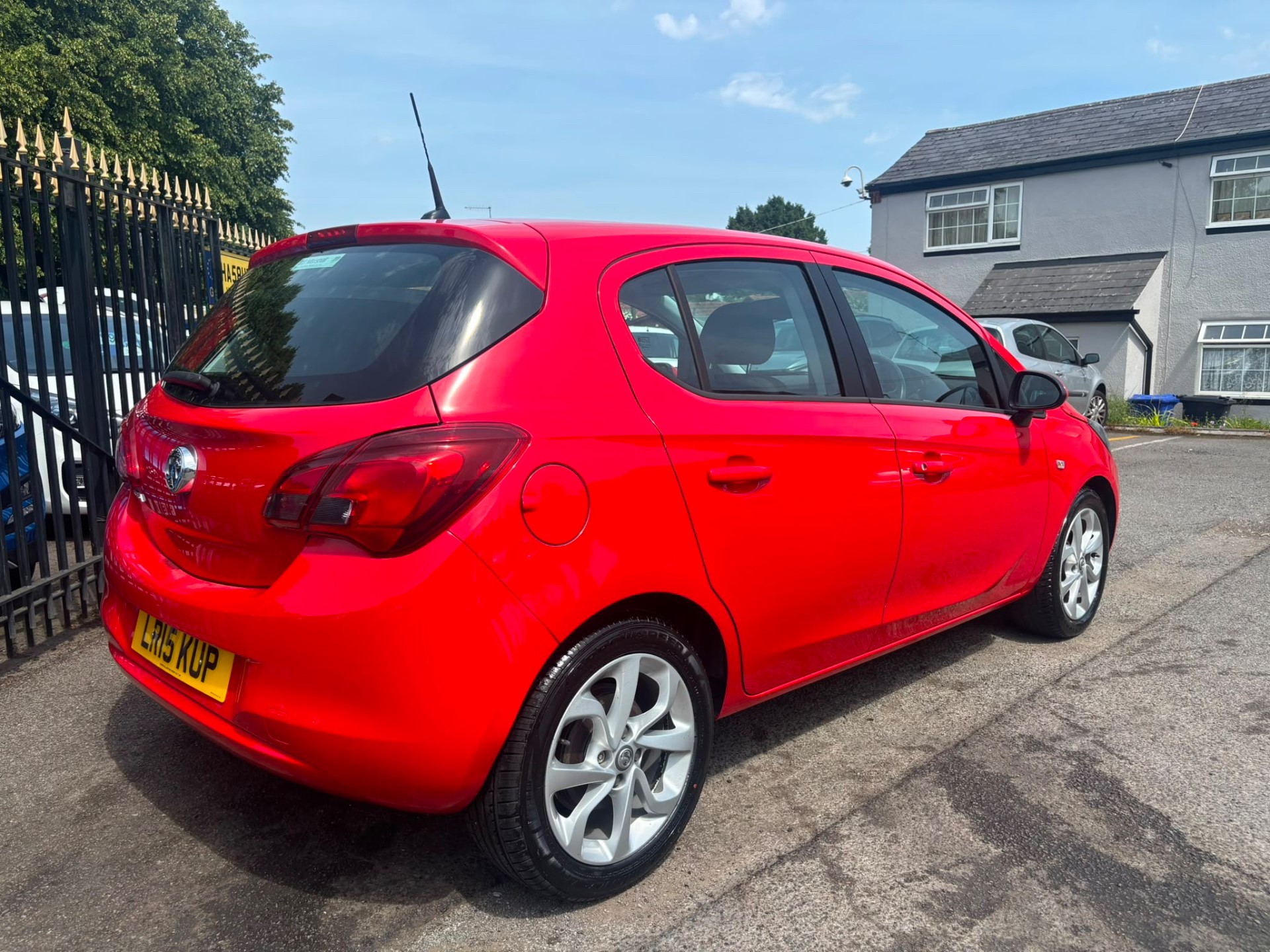 2015 Vauxhall Corsa thumbnail 21