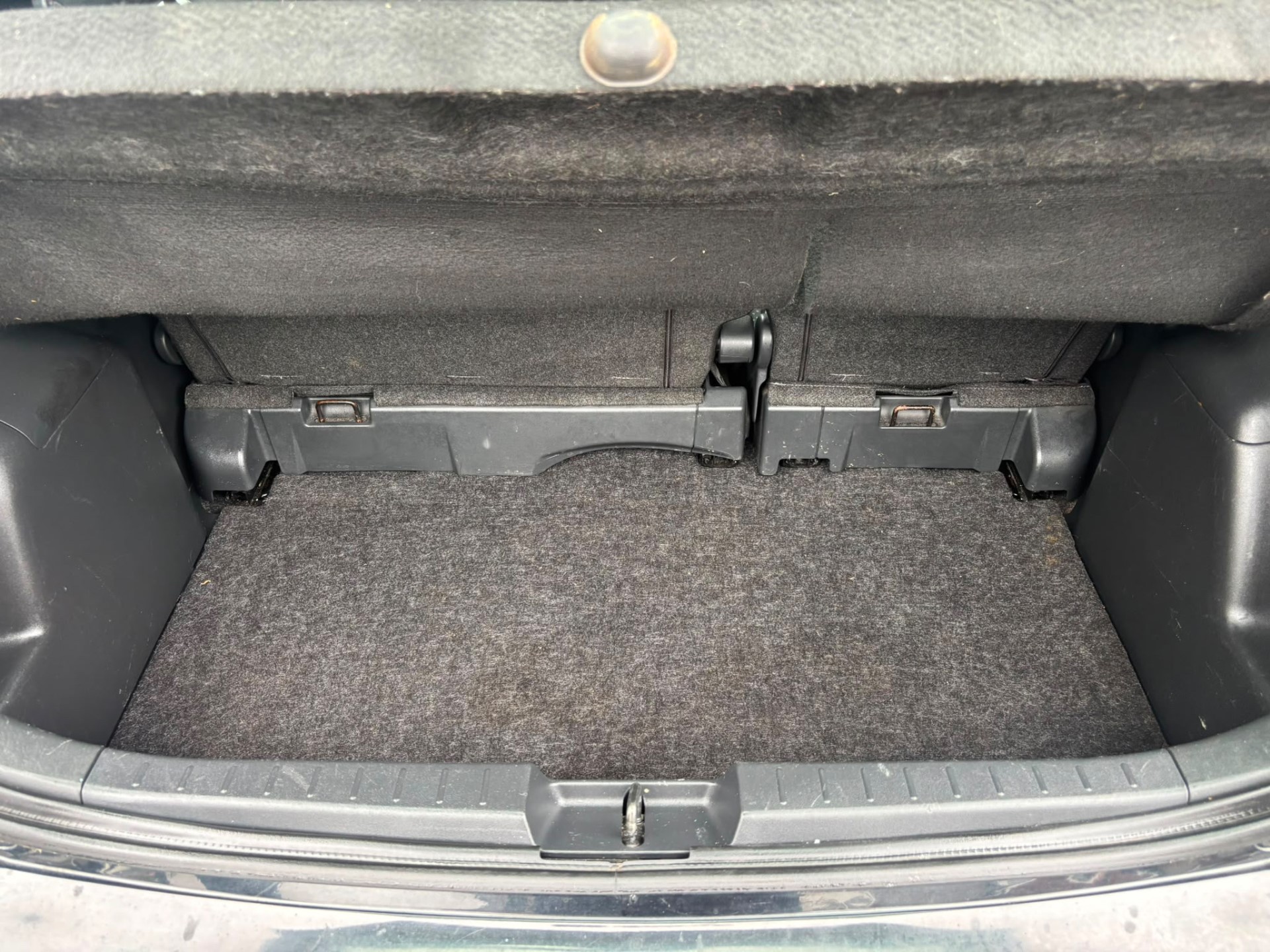 2010 Toyota Yaris thumbnail 9