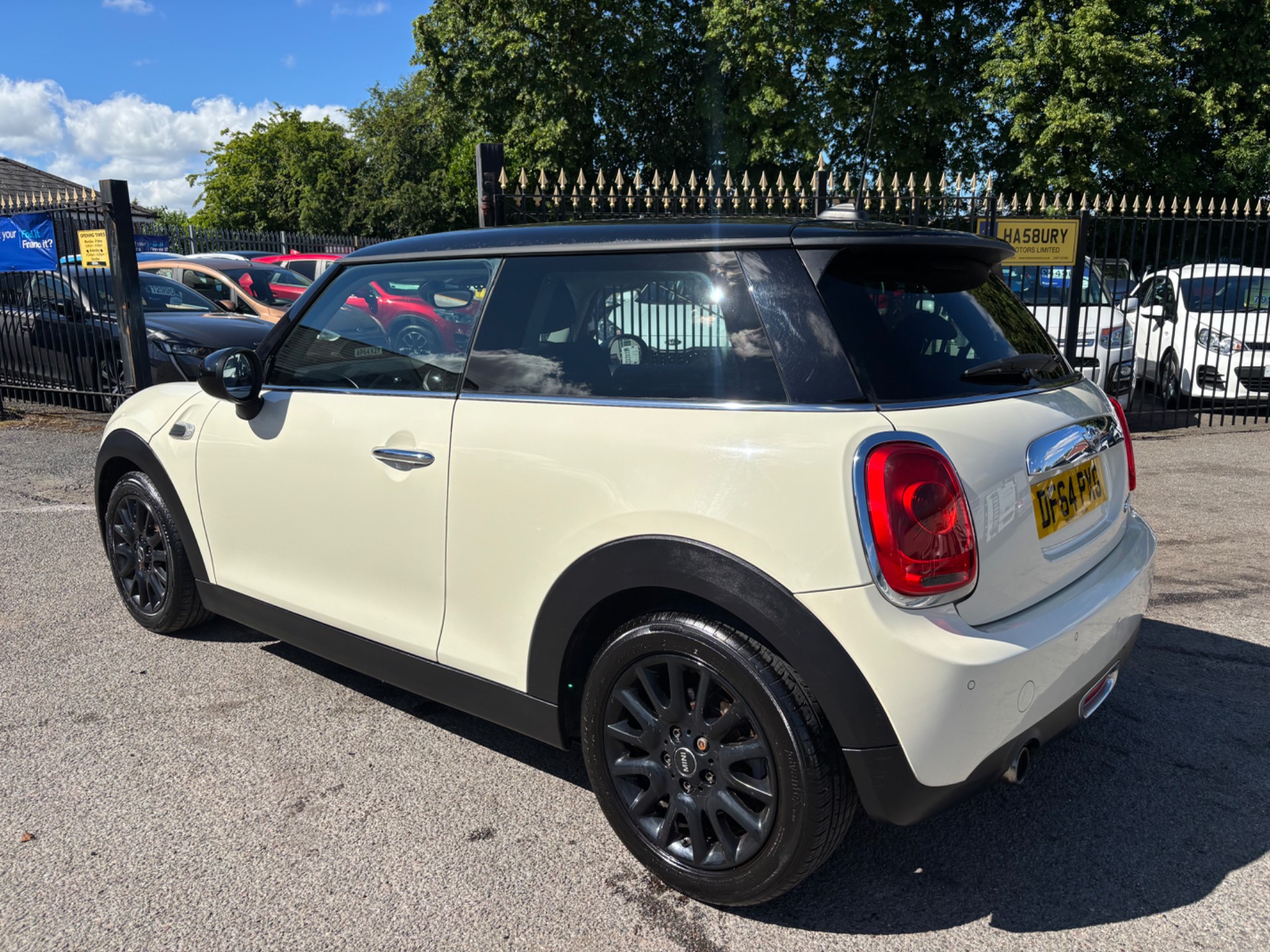 2014 Mini Cooper thumbnail 15