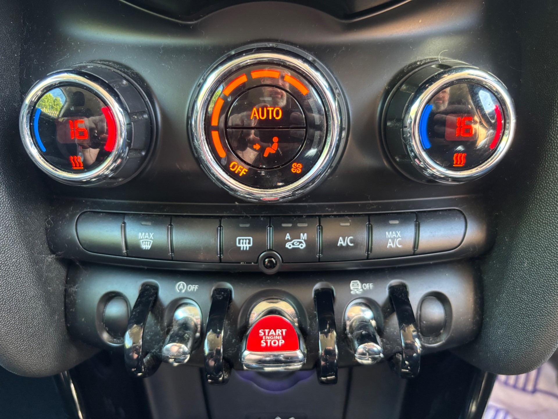 2014 Mini Cooper thumbnail 16