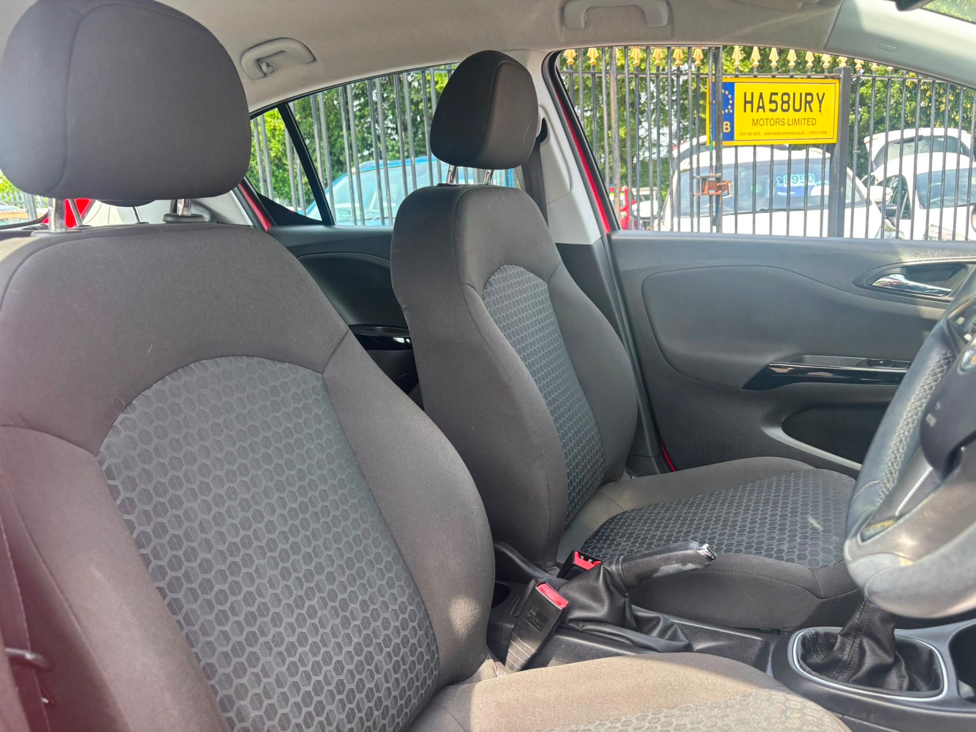2015 Vauxhall Corsa thumbnail 9