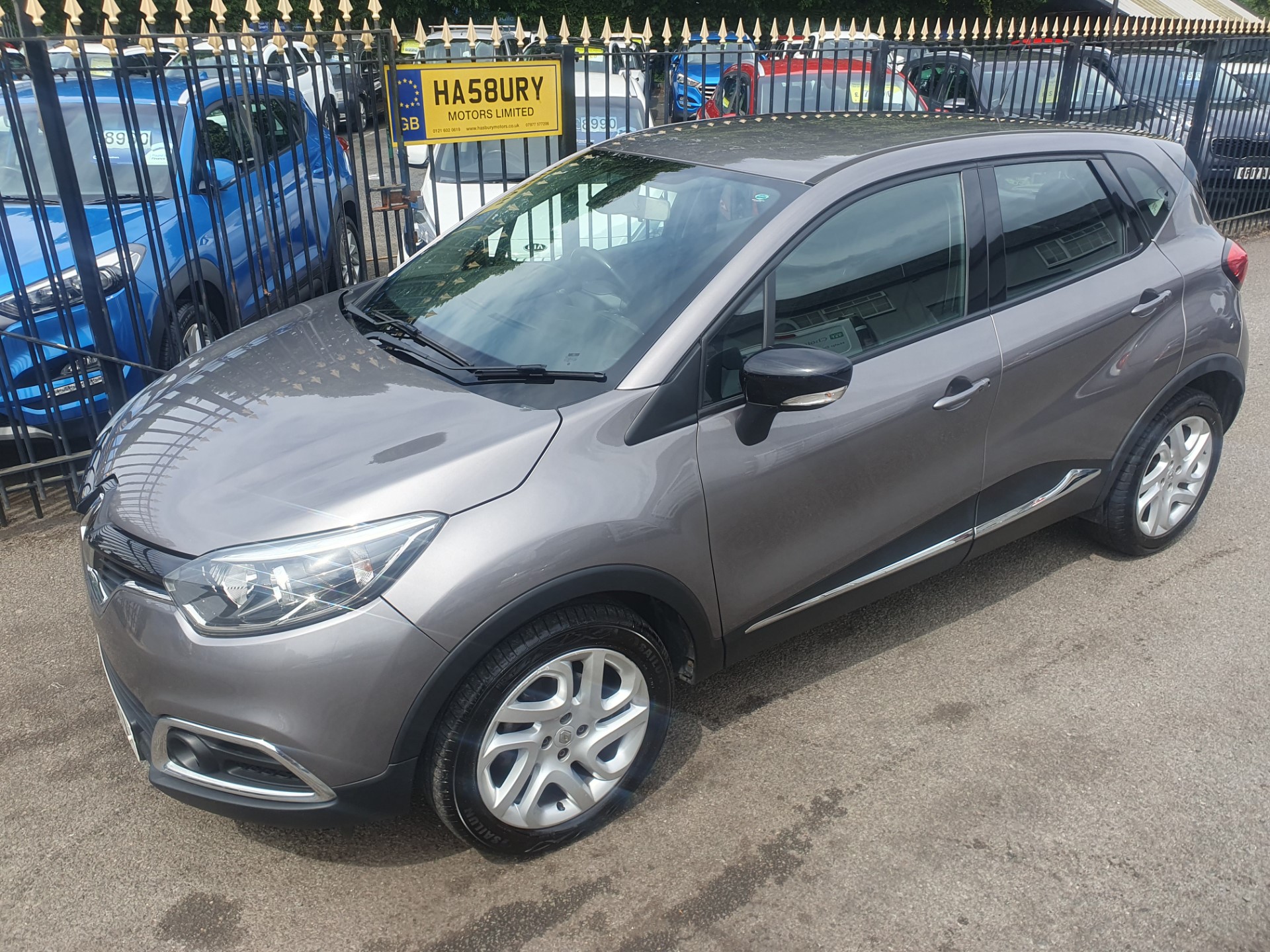 2016 Renault Captur thumbnail 12