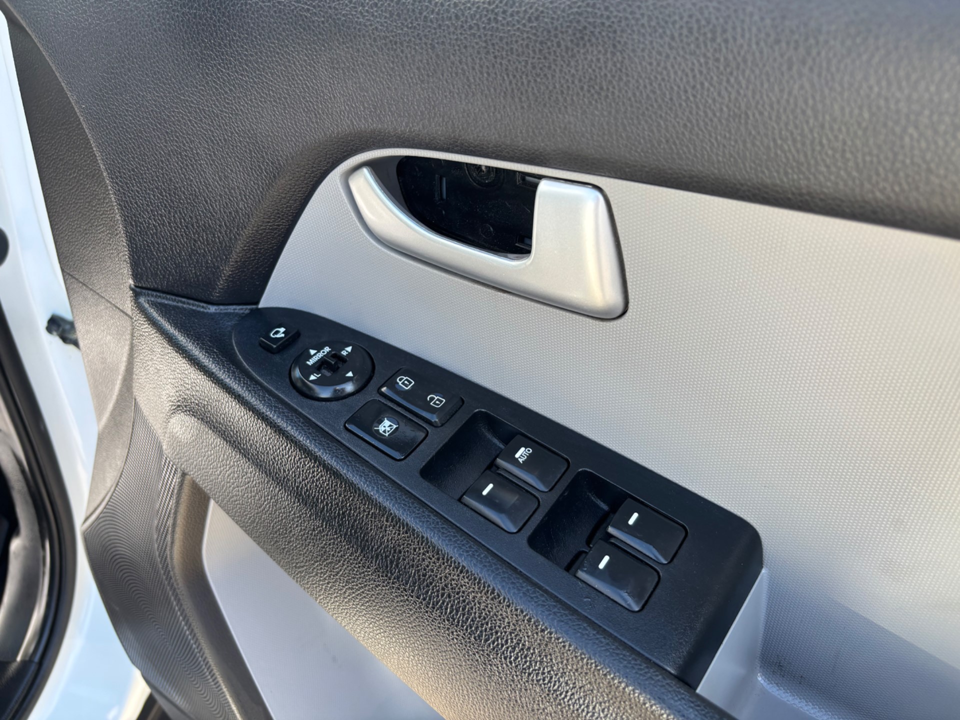 2015 KIA Sportage thumbnail 19