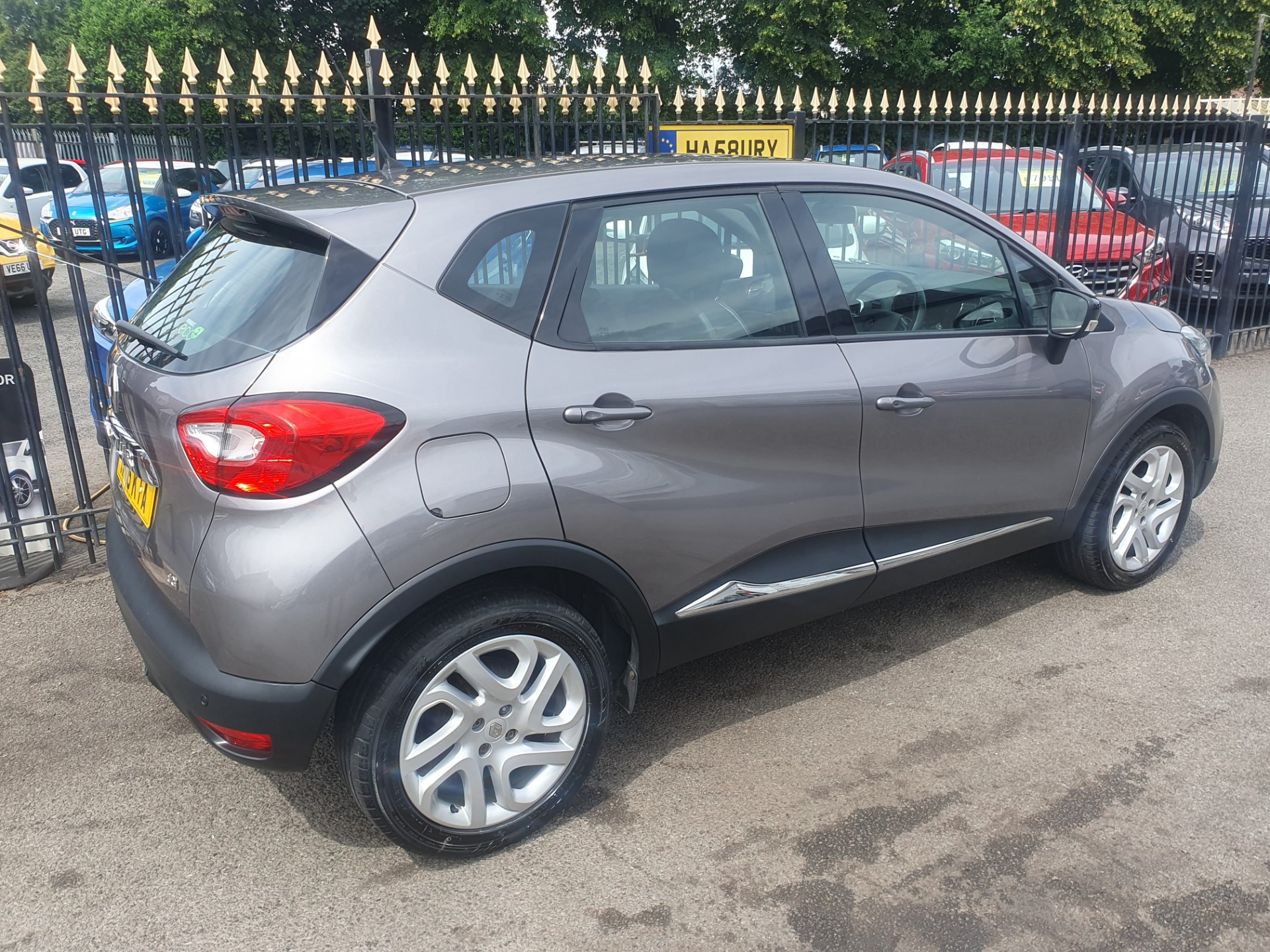 2016 Renault Captur thumbnail 8