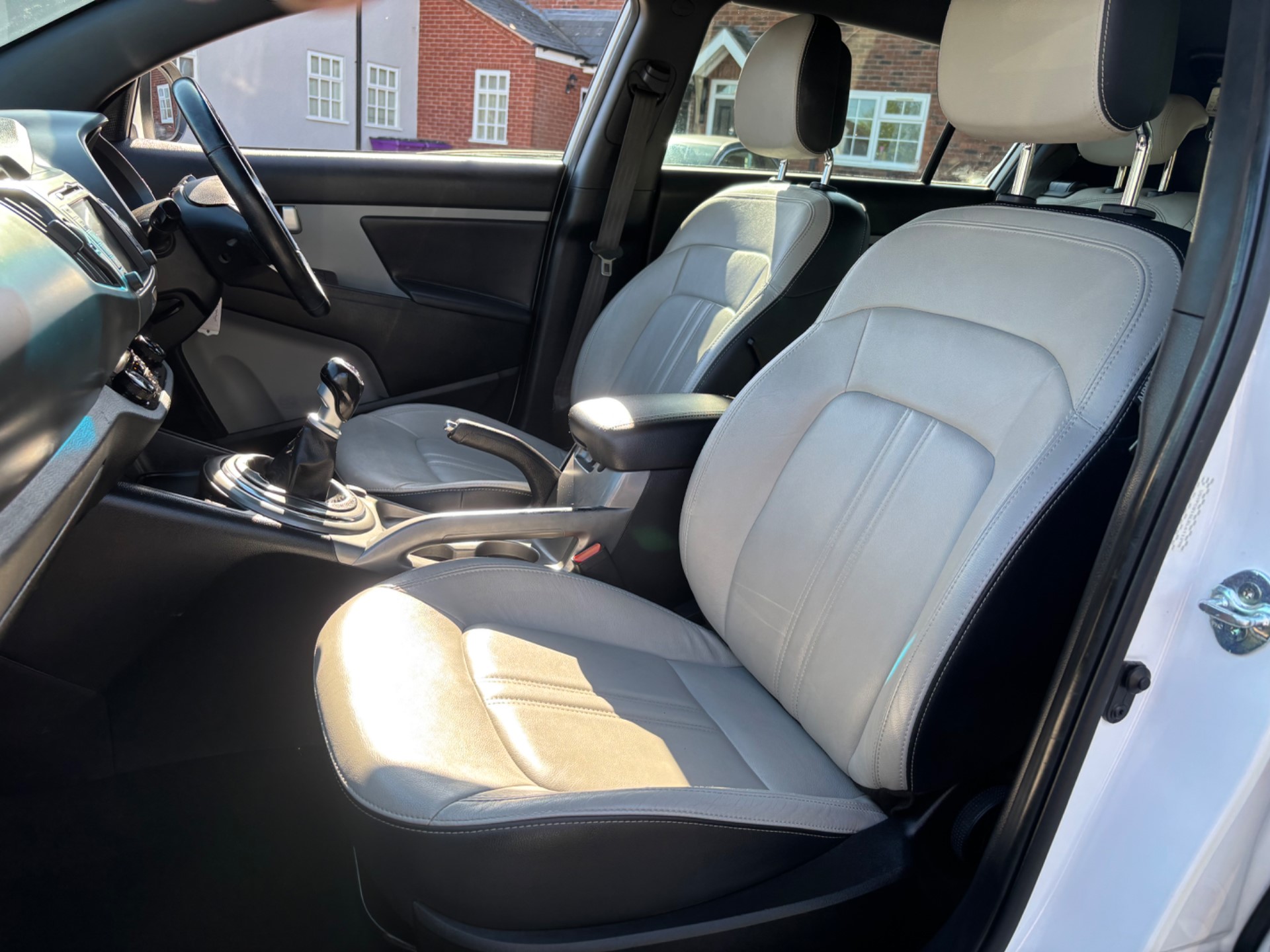 2015 KIA Sportage thumbnail 18