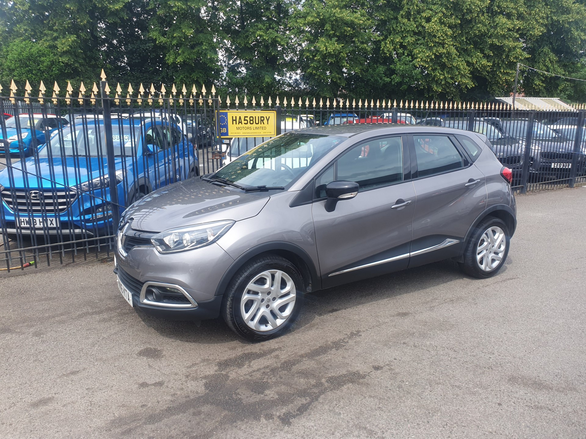 2016 Renault Captur thumbnail 21