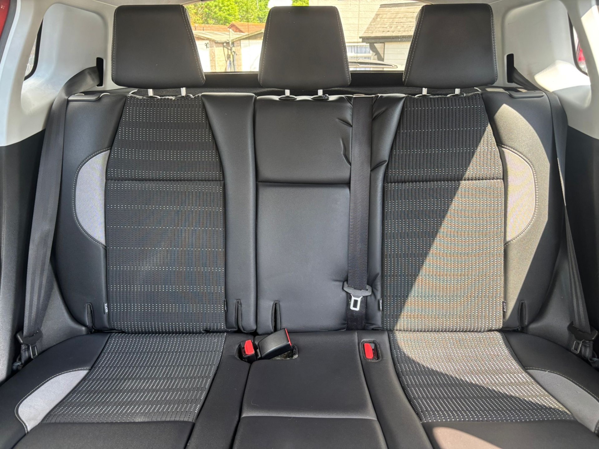 2015 Peugeot 2008 thumbnail 7