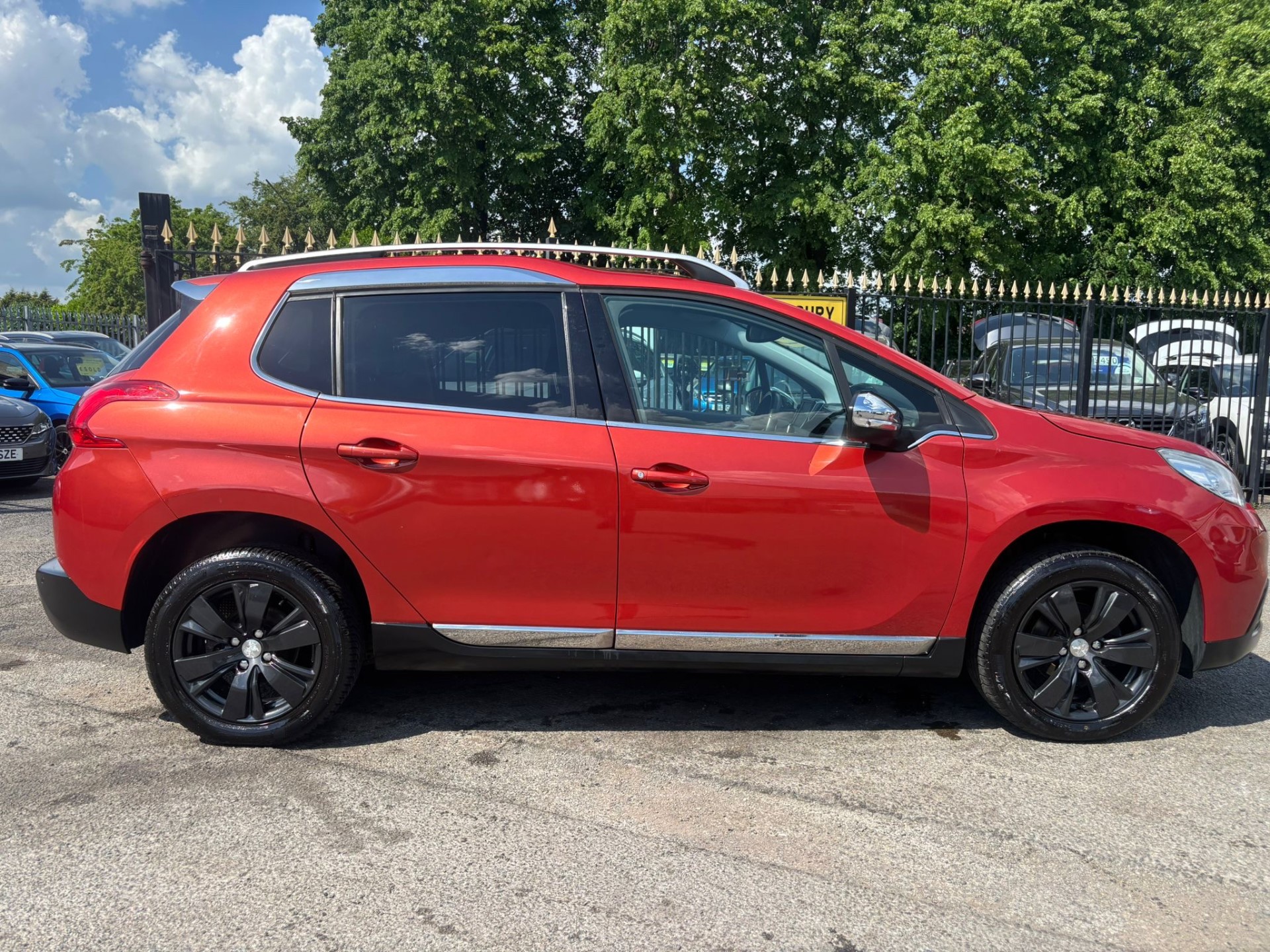 2015 Peugeot 2008 thumbnail 12
