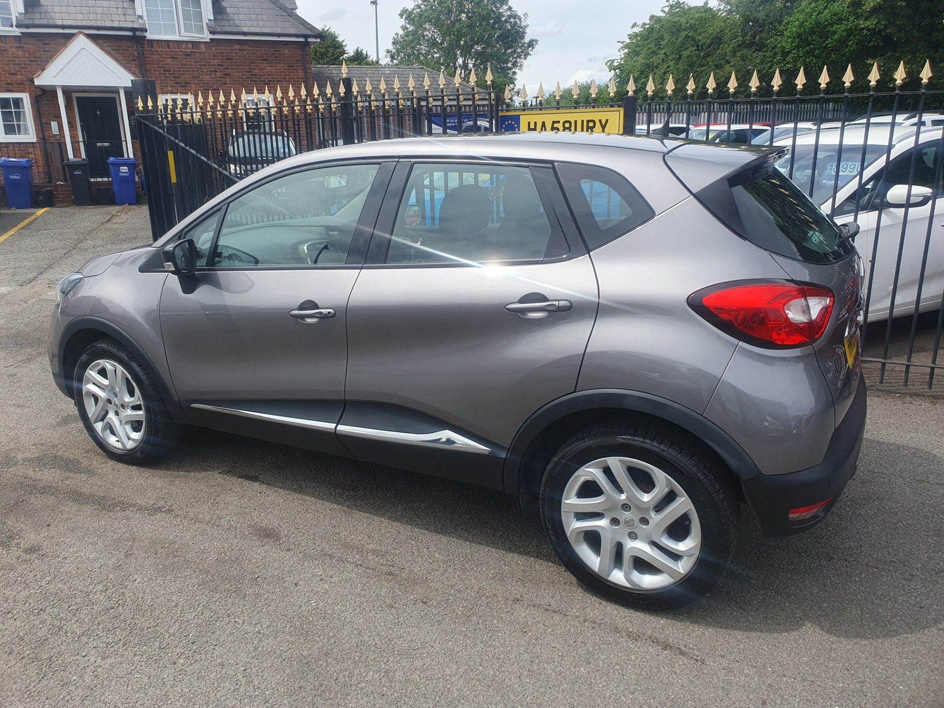 2016 Renault Captur thumbnail 15