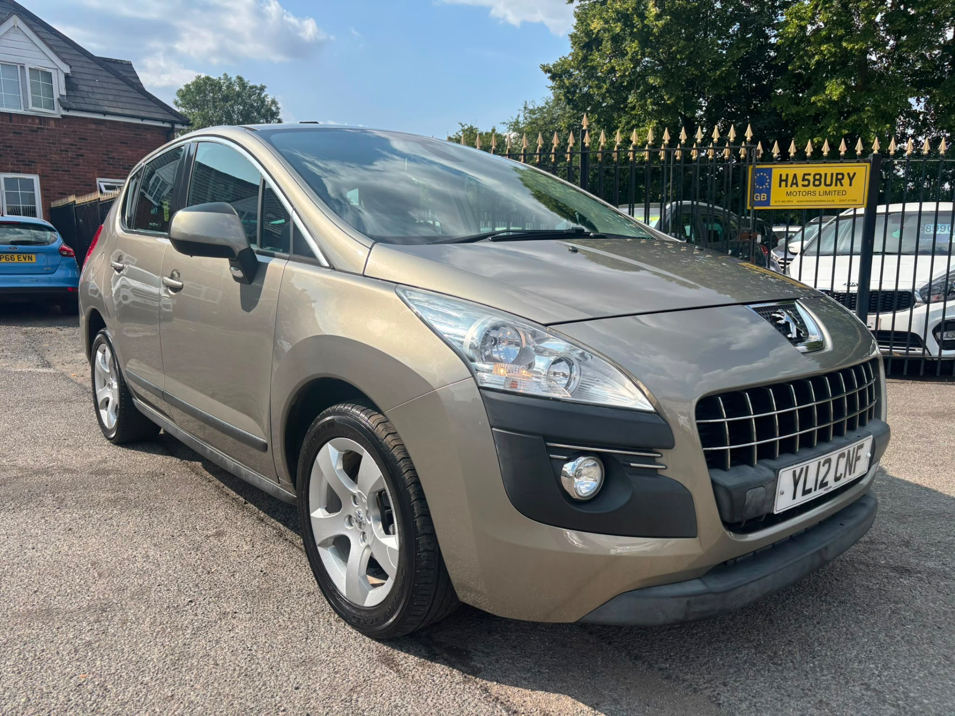 2012 Peugeot 3008 — photo 1 of 5