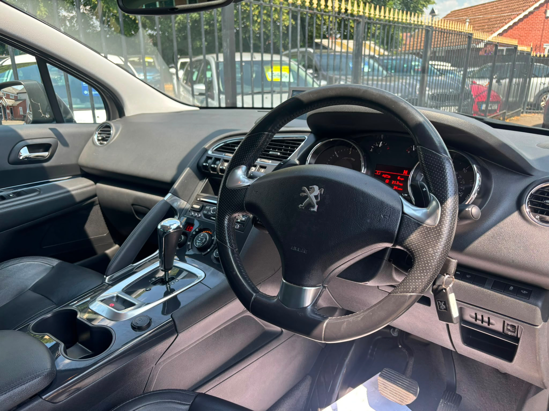 2015 Peugeot 3008 thumbnail 2