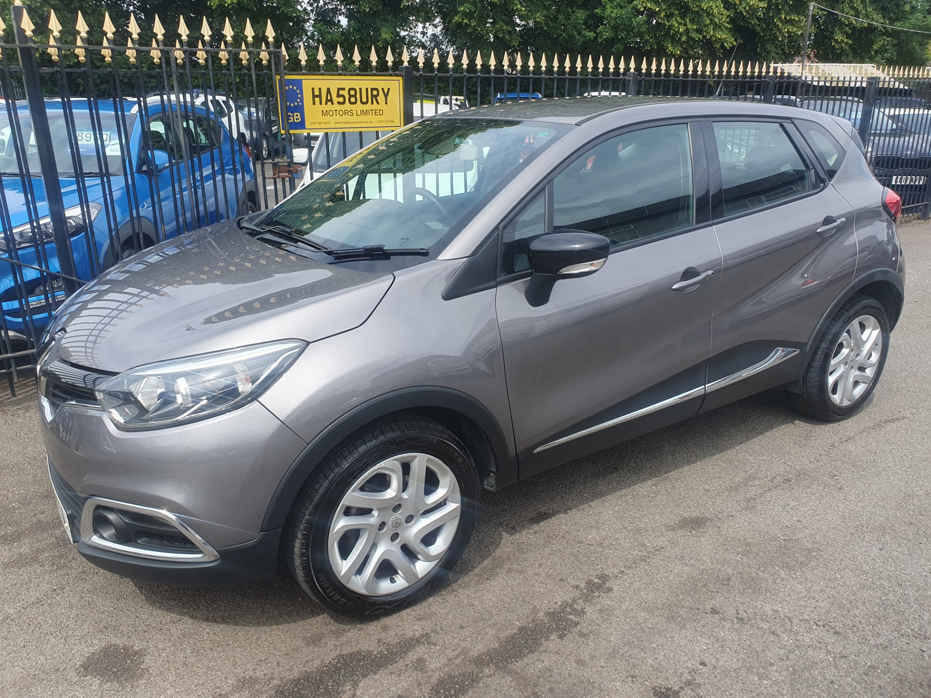 2016 Renault Captur thumbnail 2