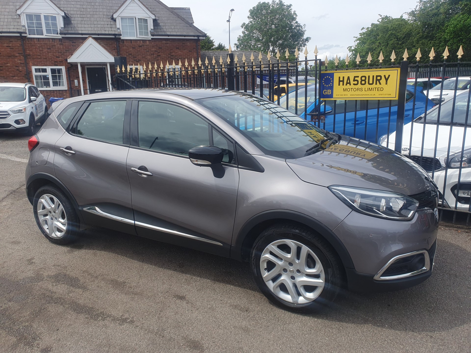 2016 Renault Captur — photo 1 of 5