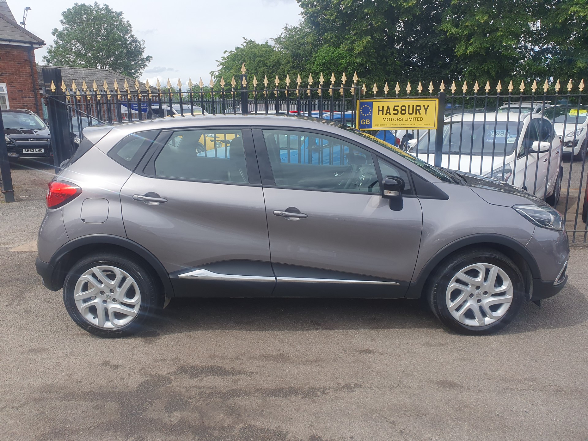 2016 Renault Captur thumbnail 5