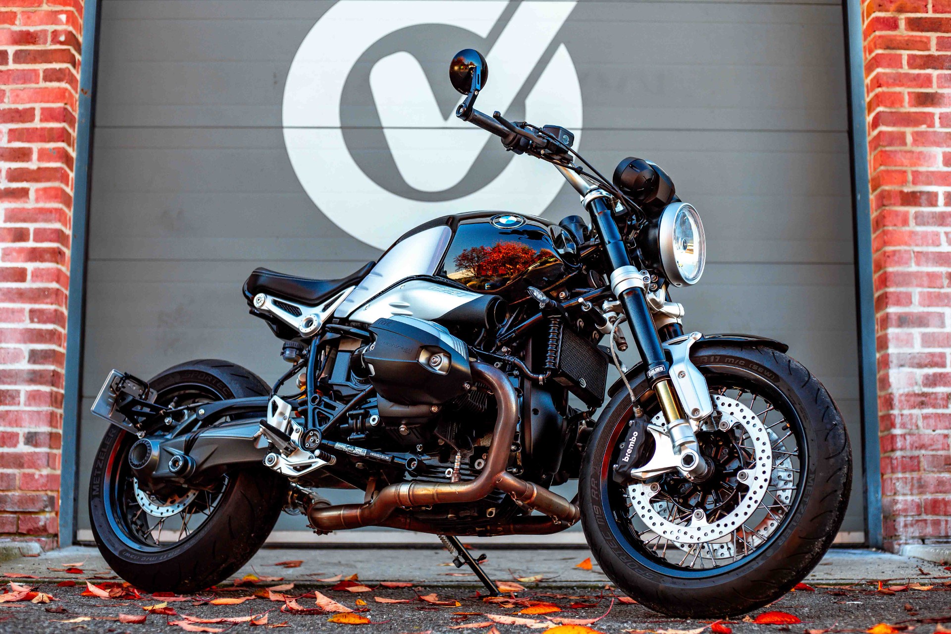 R ninet on sale for sale