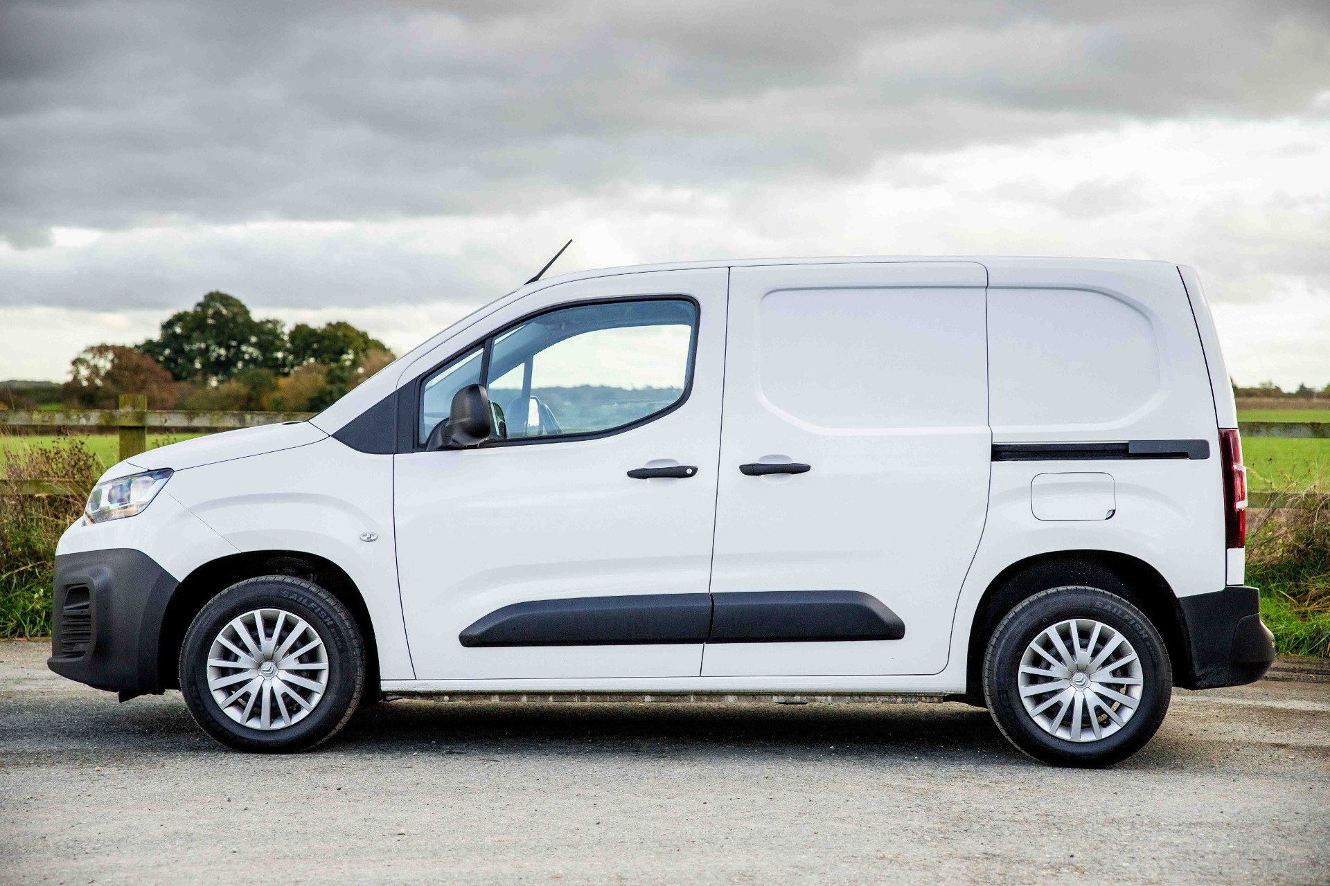 Citroen BERLINGO Multispace Blu : : Auto e Moto