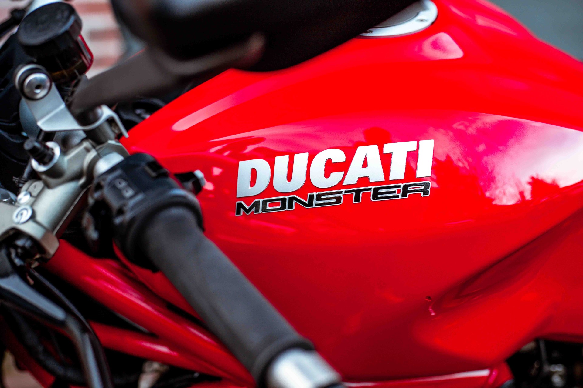 Ducati monster best sale 796 desmo service