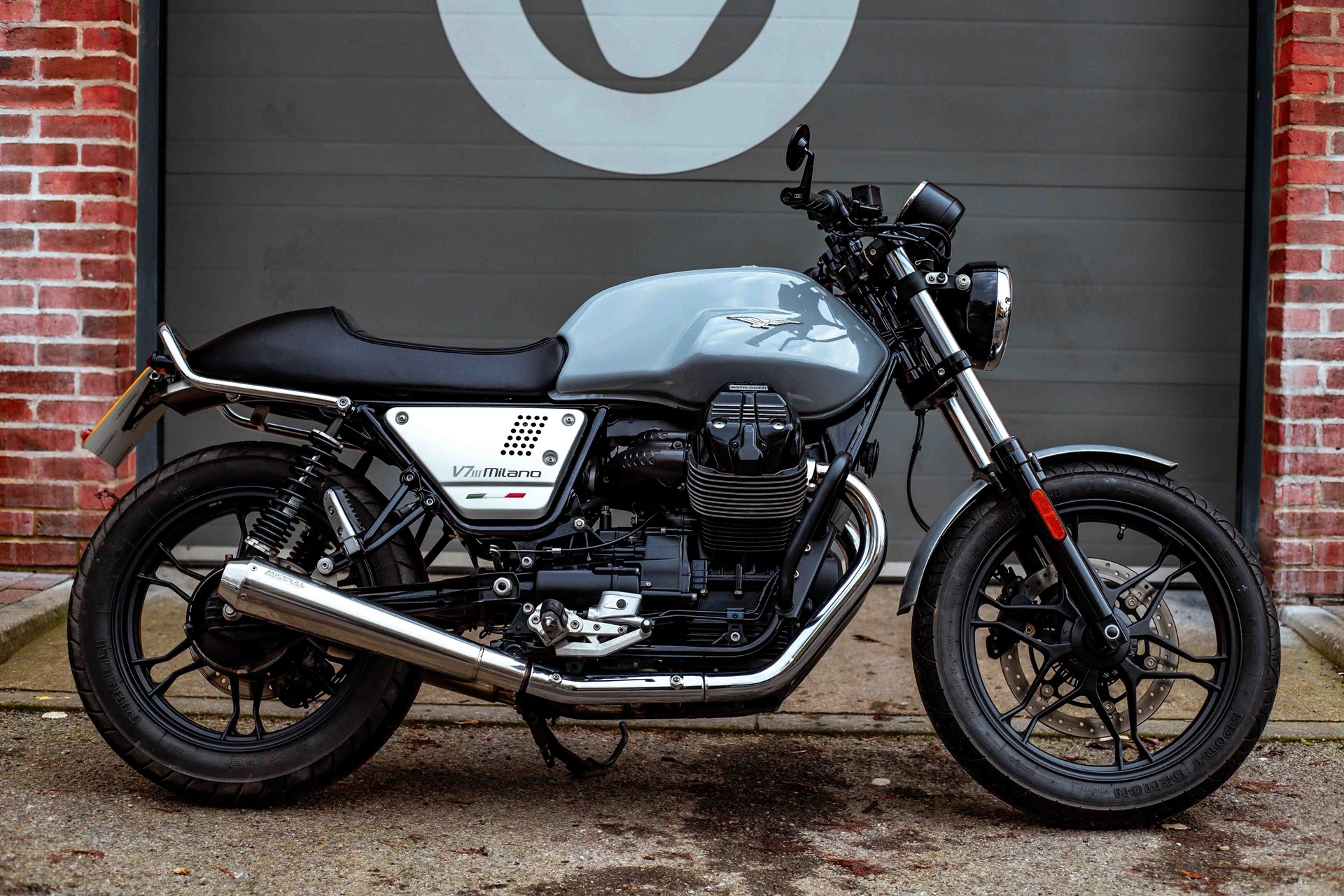 used moto guzzi v7