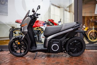 Used Scutum SEAT MO eScooter 125 from Optimum Bikes