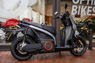 Used Scutum SEAT MO eScooter 125 from Optimum Bikes