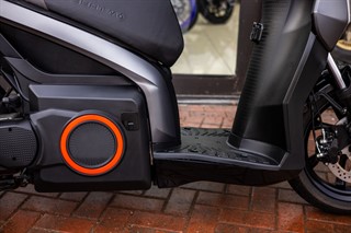 Used Scutum SEAT MO eScooter 125 from Optimum Bikes