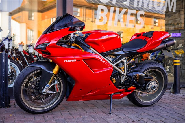 Used Ducati 1198S SUPER LOW MILES ! BIG SPEC ! STUNNING ! for sale