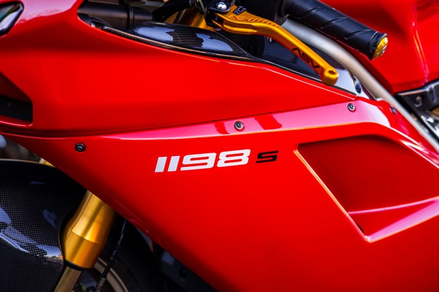 Used Ducati 1198S SUPER LOW MILES ! BIG SPEC ! STUNNING ! for sale