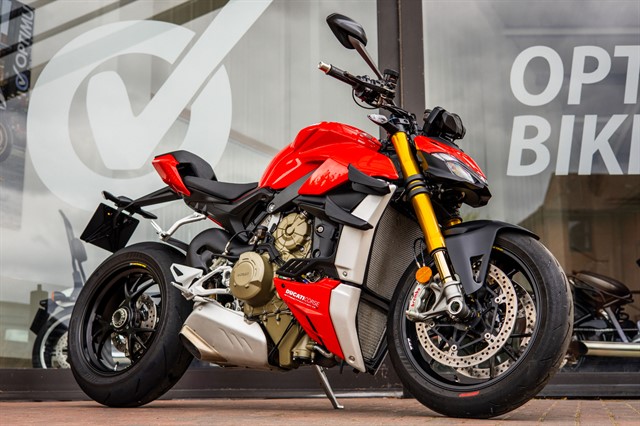 2023 seat and pegs, rider modes, abs , tc and those winglets which really finish off the striking look of this bike.... photo