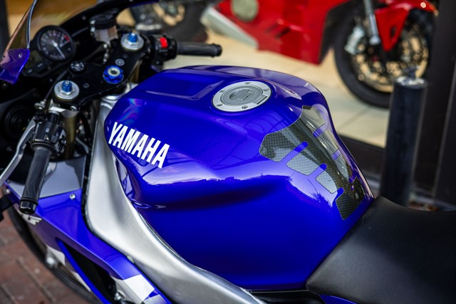 Used Yamaha YZF-R1
