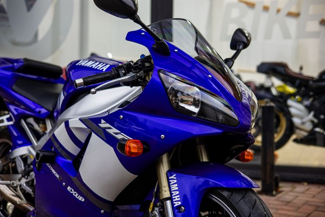 Used Yamaha YZF-R1
