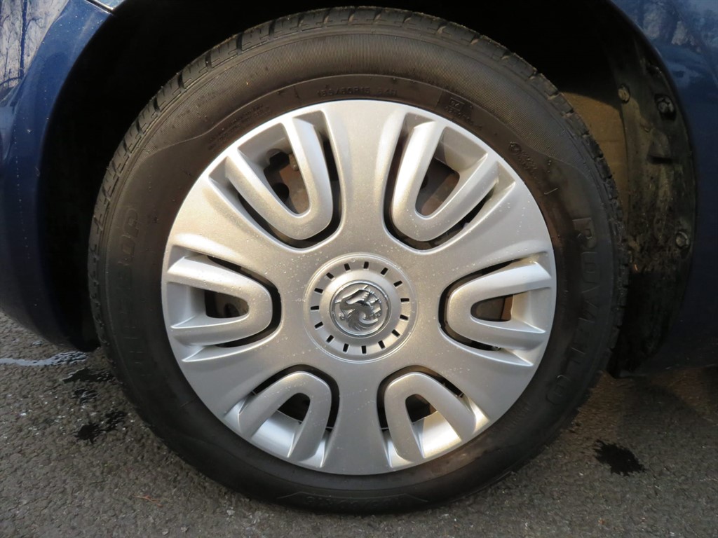 Vauxhall agila deals wheel trims