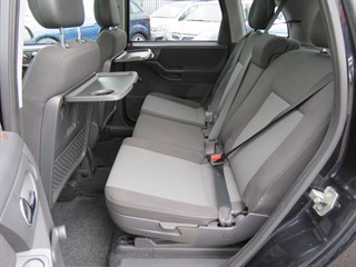 Opel meriva outlet isofix