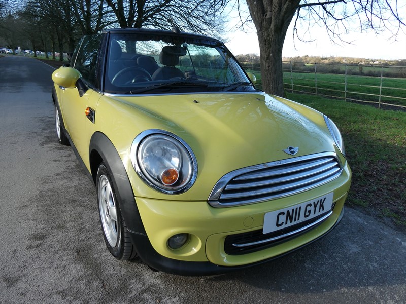 2011 MINI Convertible 1.6 Cooper 2dr Petrol Manual Euro 5 (122 ps) £2,990 photo