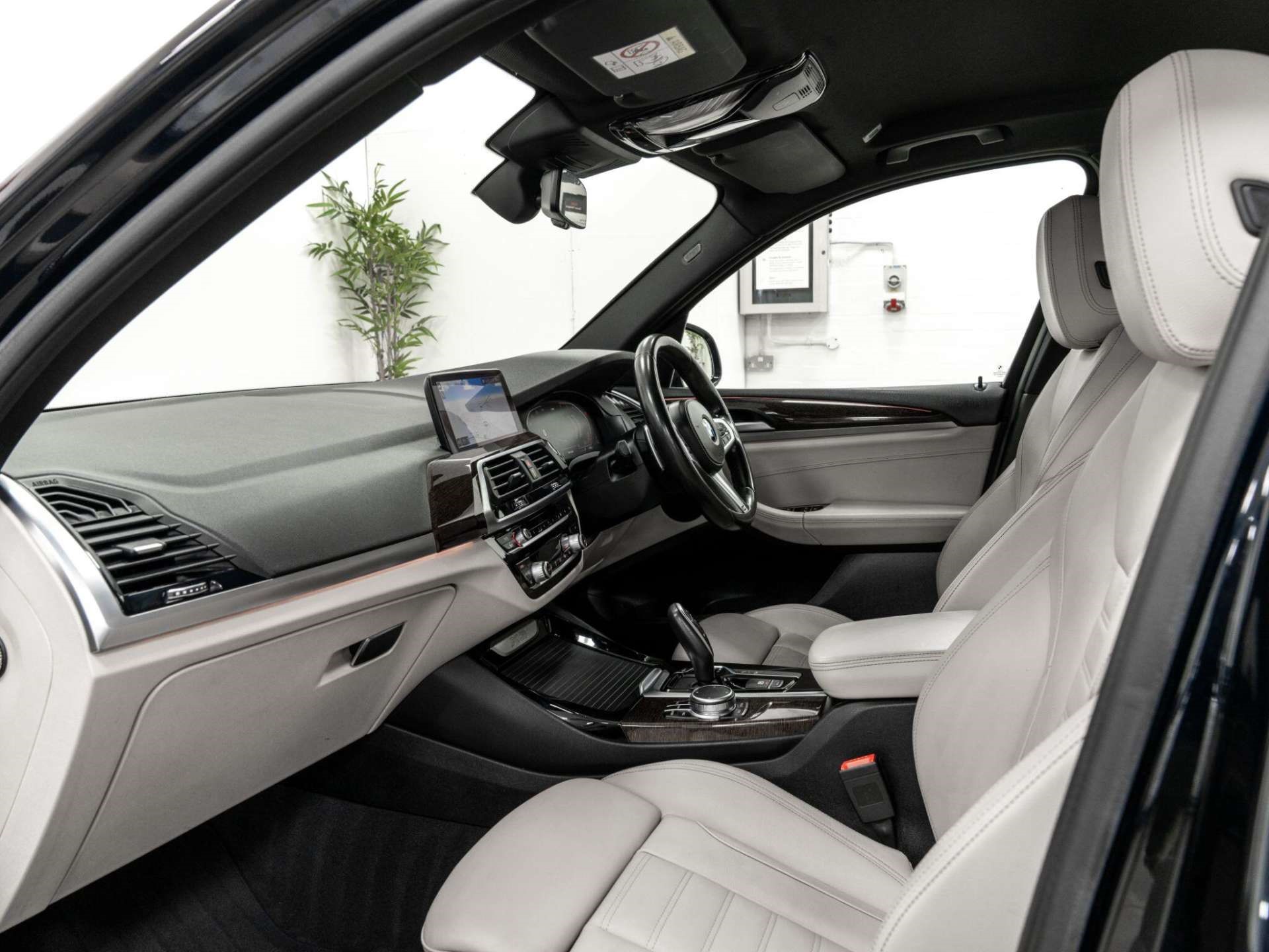2019 BMW X3 thumbnail 19